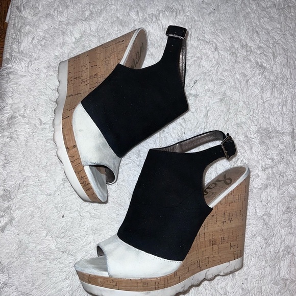 SAM Edelman Platforms - Picture 2 of 7